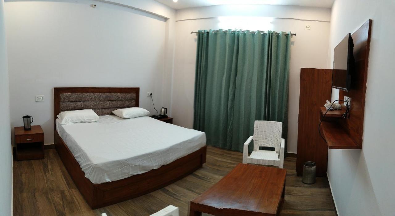 Hotel Anantam Residency Uttarkāshi Exteriör bild