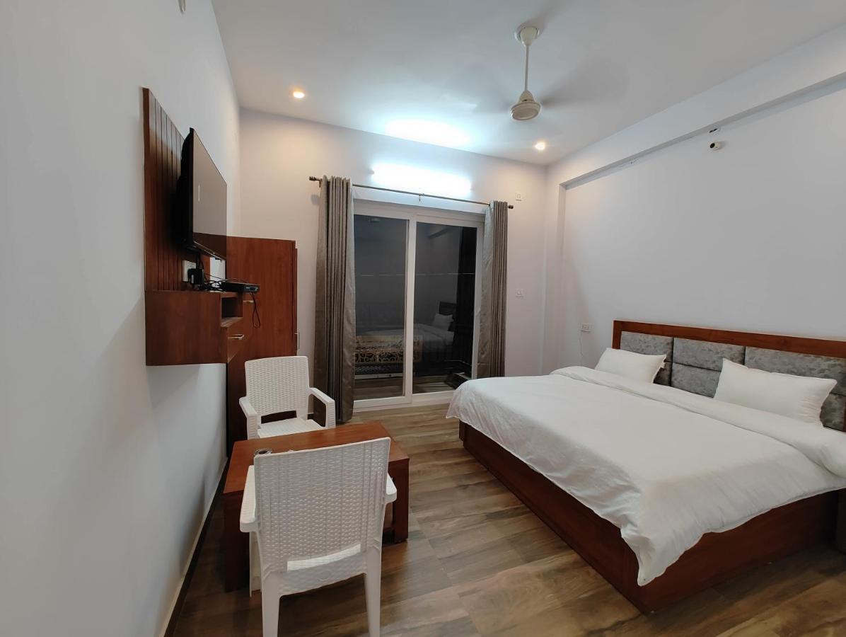 Hotel Anantam Residency Uttarkāshi Exteriör bild