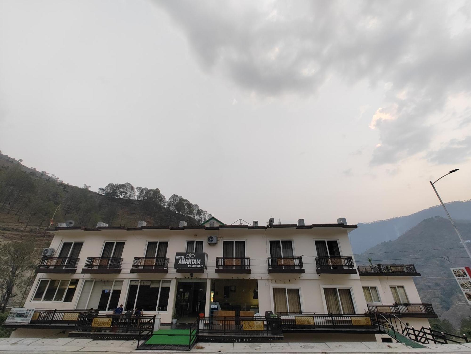 Hotel Anantam Residency Uttarkāshi Exteriör bild