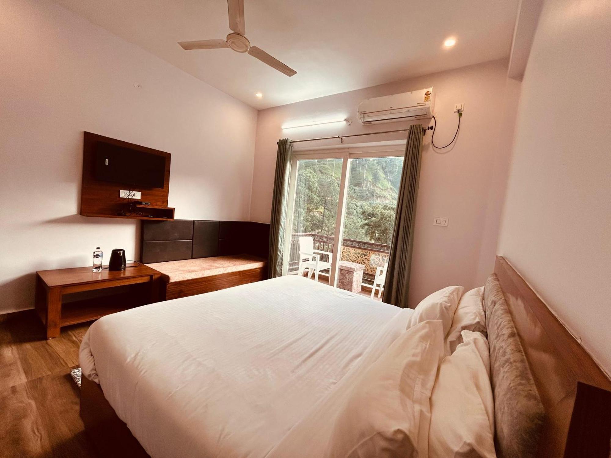 Hotel Anantam Residency Uttarkāshi Exteriör bild